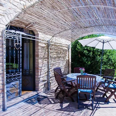 Charming House In Ramazzano With Pool