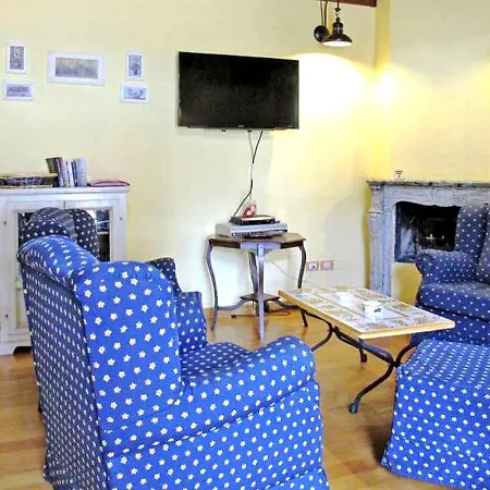 Charming House In Ramazzano With Pool Feriehus *