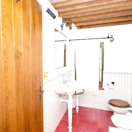 Charming House In Ramazzano With Pool Holiday home