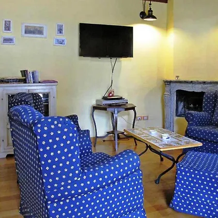 Charming House In Ramazzano With Pool