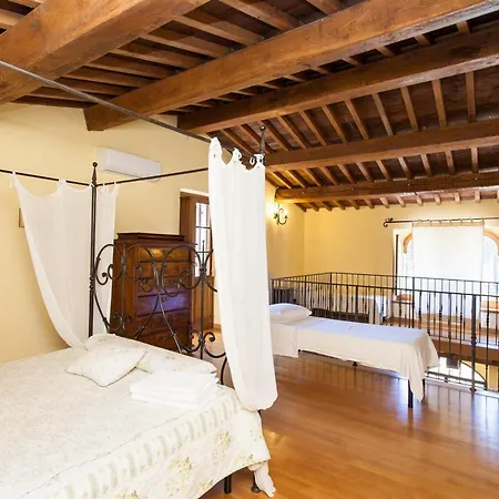Charming House In Ramazzano With Pool